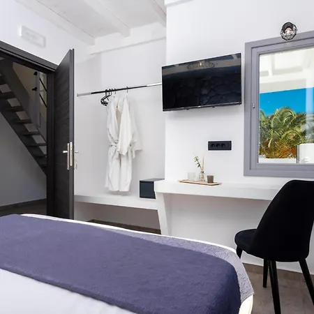 Thrilling Santorini Gauche 2 Bedrooms Furnished Sun Terrace With Private Heated Pool فيلة بيريسا